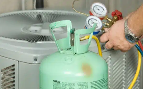 Một số dấu hiệu cho thấy máy lạnh đang bị hết gas