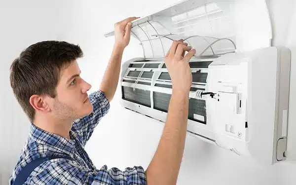 Có rất nhiều nguyên nhân khiến điều hòa Daikin nháy đèn xanh