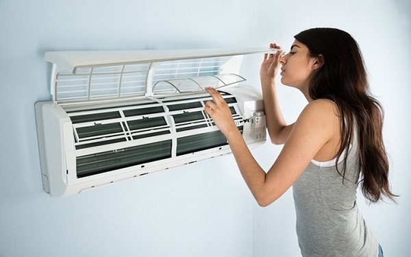 Máy lạnh bị đóng tuyết sẽ khiến các linh kiện bên trong bị ảnh hưởng