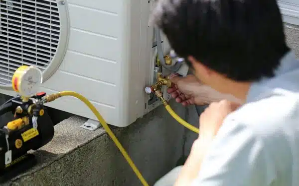 Nghẹt đường dẫn gas điều hòa 